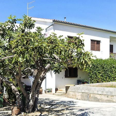 Apartments Smilja ตรีบูนย์ ภายนอก รูปภาพ