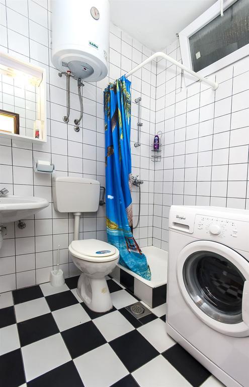 Apartments Smilja ตรีบูนย์ ภายนอก รูปภาพ