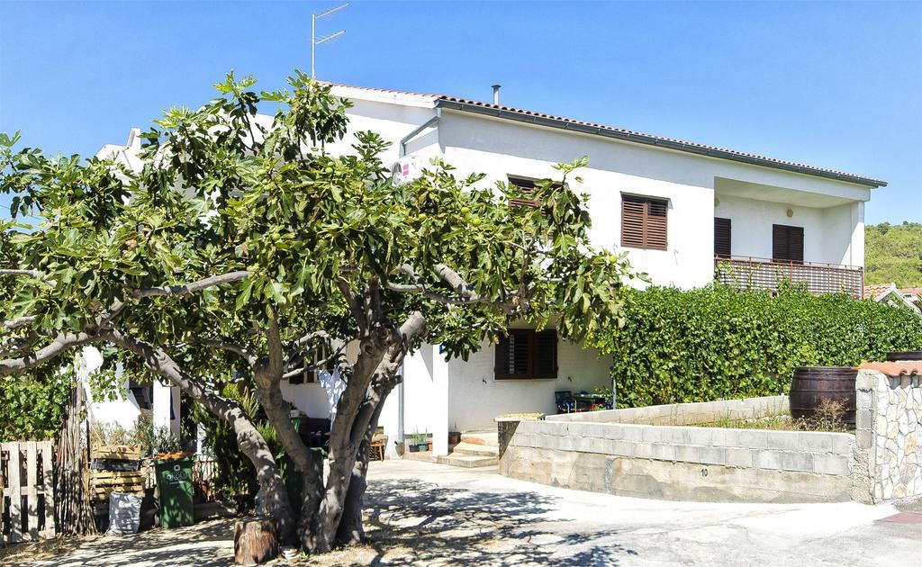 Apartments Smilja ตรีบูนย์ ภายนอก รูปภาพ