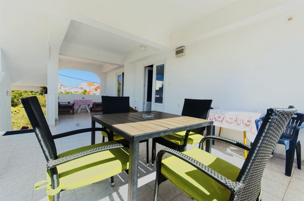 Apartments Smilja ตรีบูนย์ ภายนอก รูปภาพ